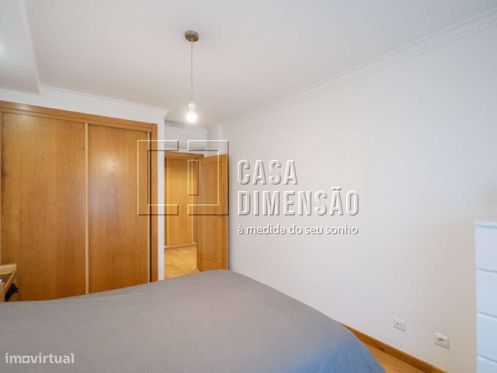 Apartamento de tipologia T2 na Serra de Carnaxide, como NOVO!!-35