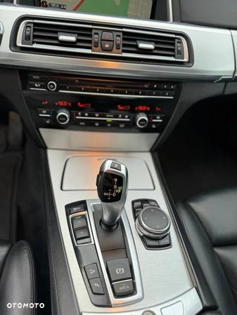 BMW Seria 7 740d xDrive - 10