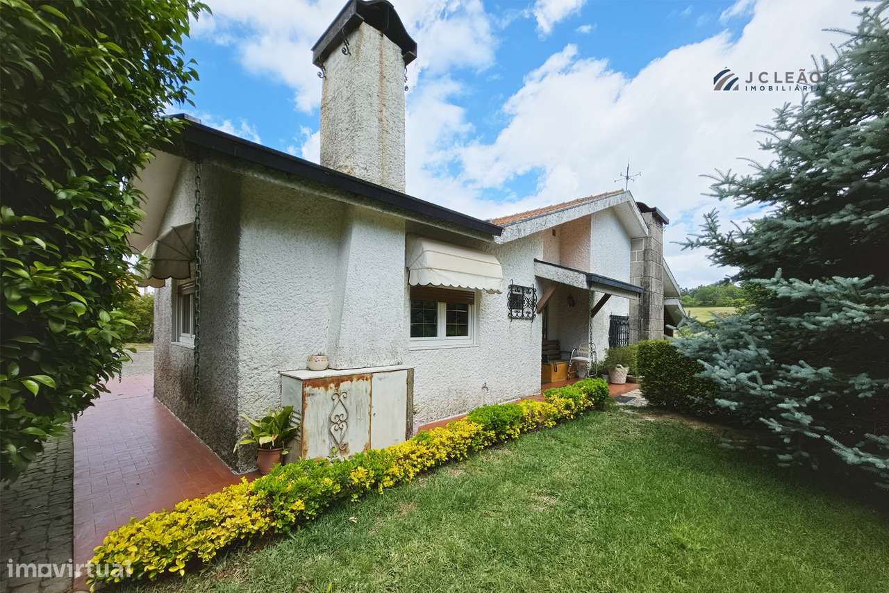 Quinta T4 com 3.670 m² de Terreno em Bitarães, Paredes-41