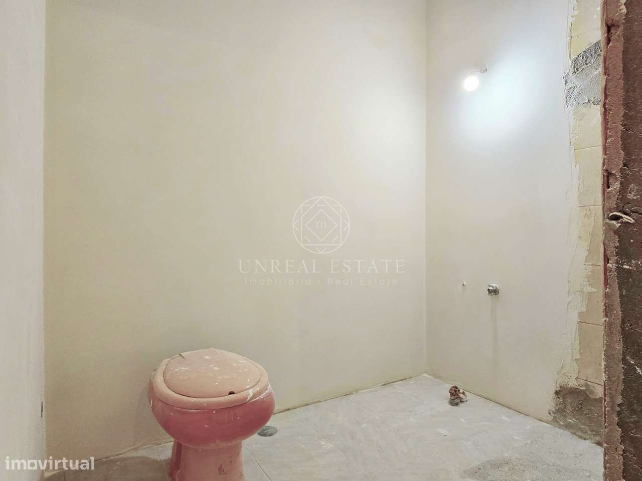 Apartamento T3 em Remodelação com Terraço de 80 m² e Parqueamento | Se-46