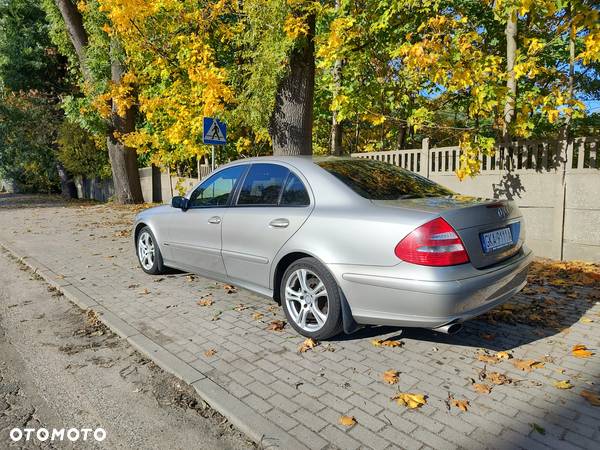 Mercedes-Benz Klasa E 200 Kompressor Classic - 4