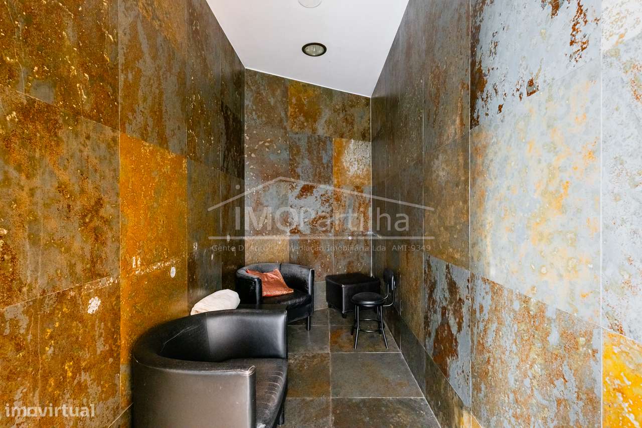 T2 c/ Projeto Aprovado em Condomínio de Prestígio com Piscina – Parede-18