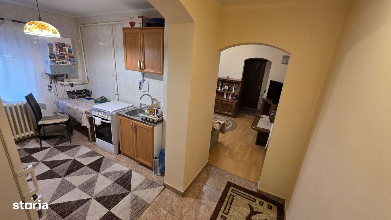 Vand ap cu 3 camere zona Orizont - Posta 4-6