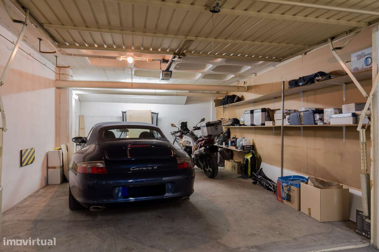 Viva o Sonho de Cascais: Duplex Exclusivo com Vista Mar!-30