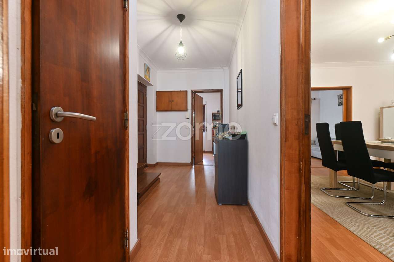 Moradia T3 com jardim e garagem em Porto Salvo - Grande imagem: 4/38