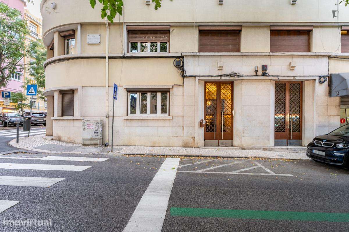 Quarto - localizado em Marquês de Pombal Lisbon - Grande imagem: 5/6