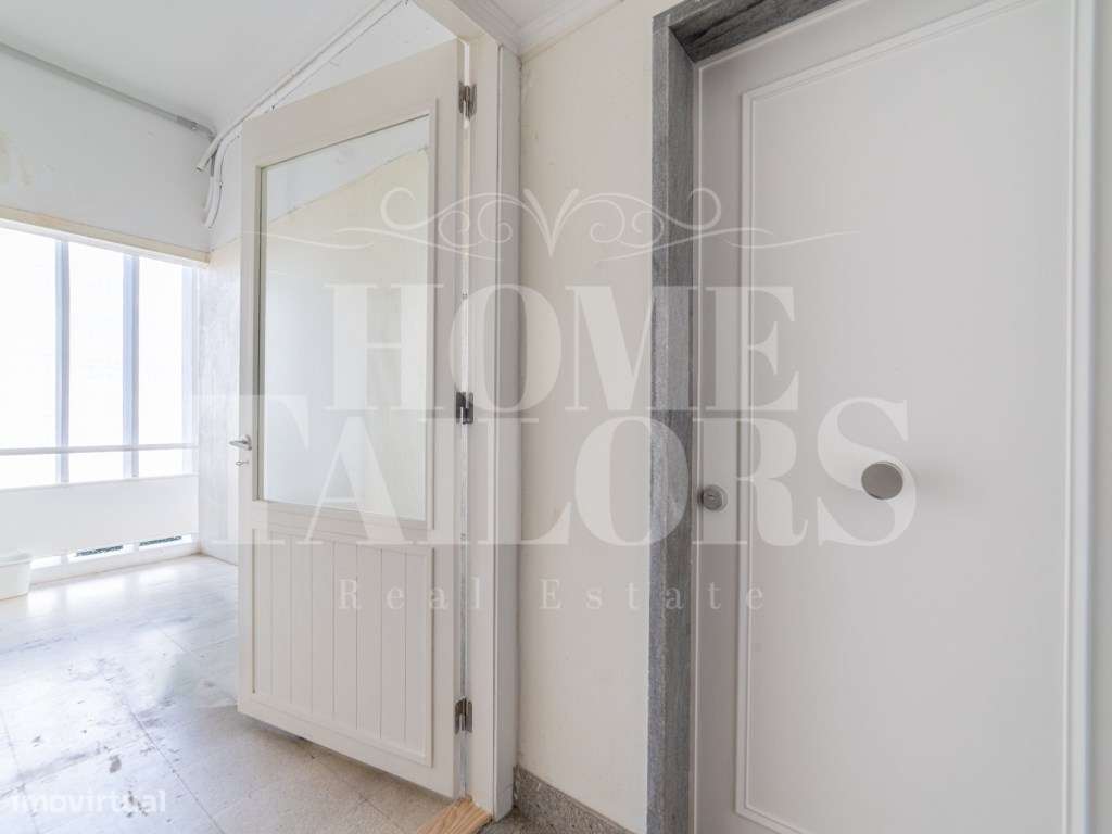 T4 DUPLEX RENOVADO EM ESTREIA | SALAO de 40 m² | 1 suíte e 2 suites... - Grande imagem: 5/23