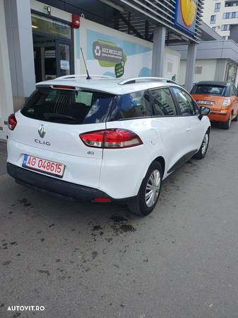 Renault Clio - 8