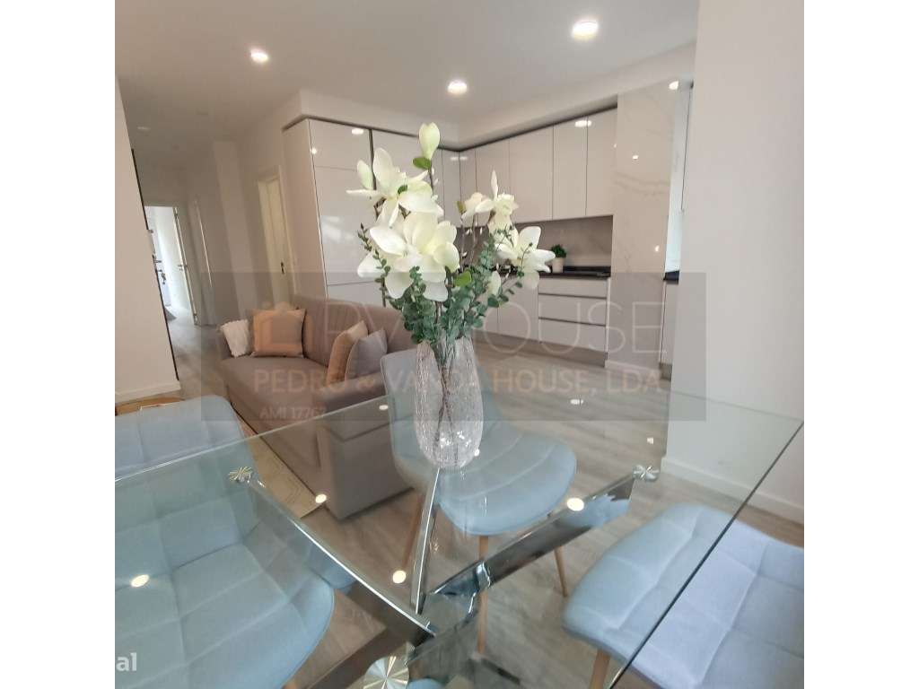 Apartamento T2 São domingos de Benfica Rua Antonio Nobre nº24 1º andar-15