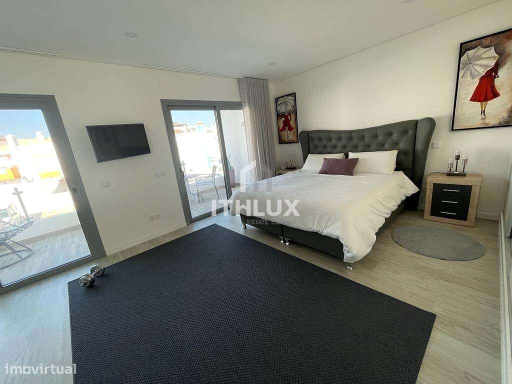 Excepcional Moradia Contemporânea 3+2, em Tavira-23