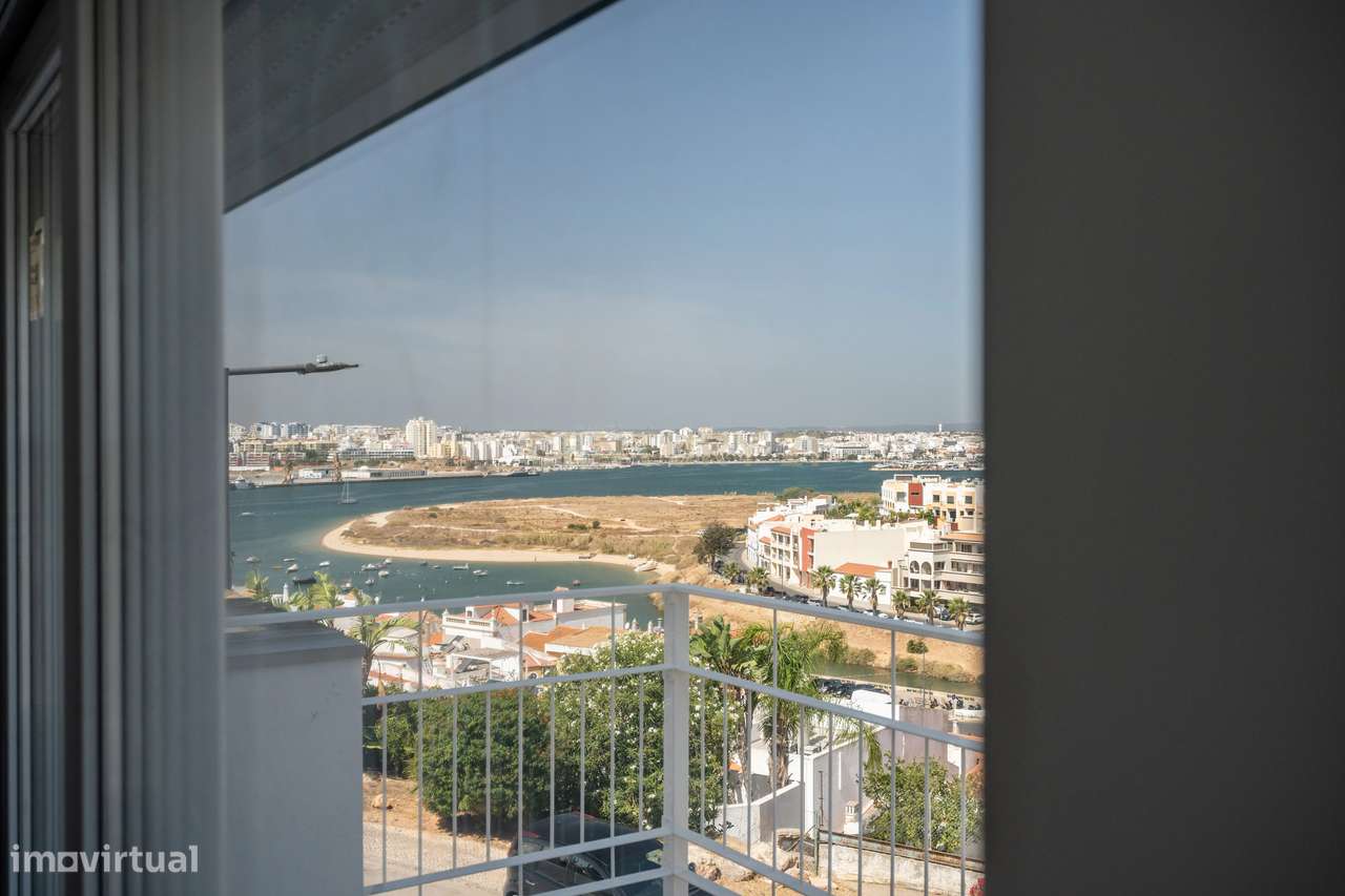 Apartamento T2+ Sótão habitável  Duplex em Ferragudo – onde o rio enco - Grande imagem: 5/25