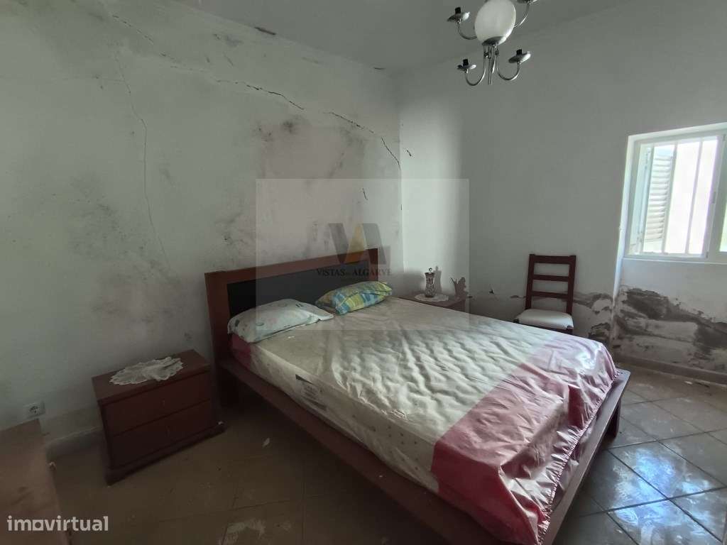 Casa tradicional a curta distância do centro de São Brás - Grande imagem: 5/24