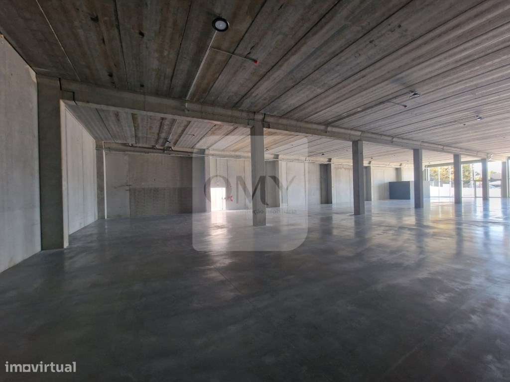 Loja nova de 789 m2 junto à Zona Industrial de Vila Real - Grande imagem: 4/11