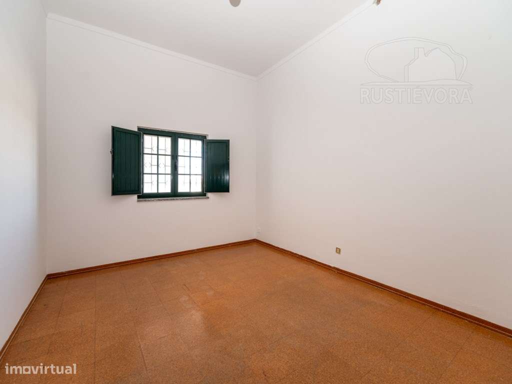 Quinta com armazém de 3 pisos-22