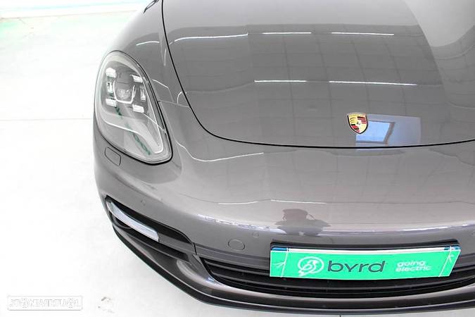 Porsche Panamera 4 E-Hybrid - 3