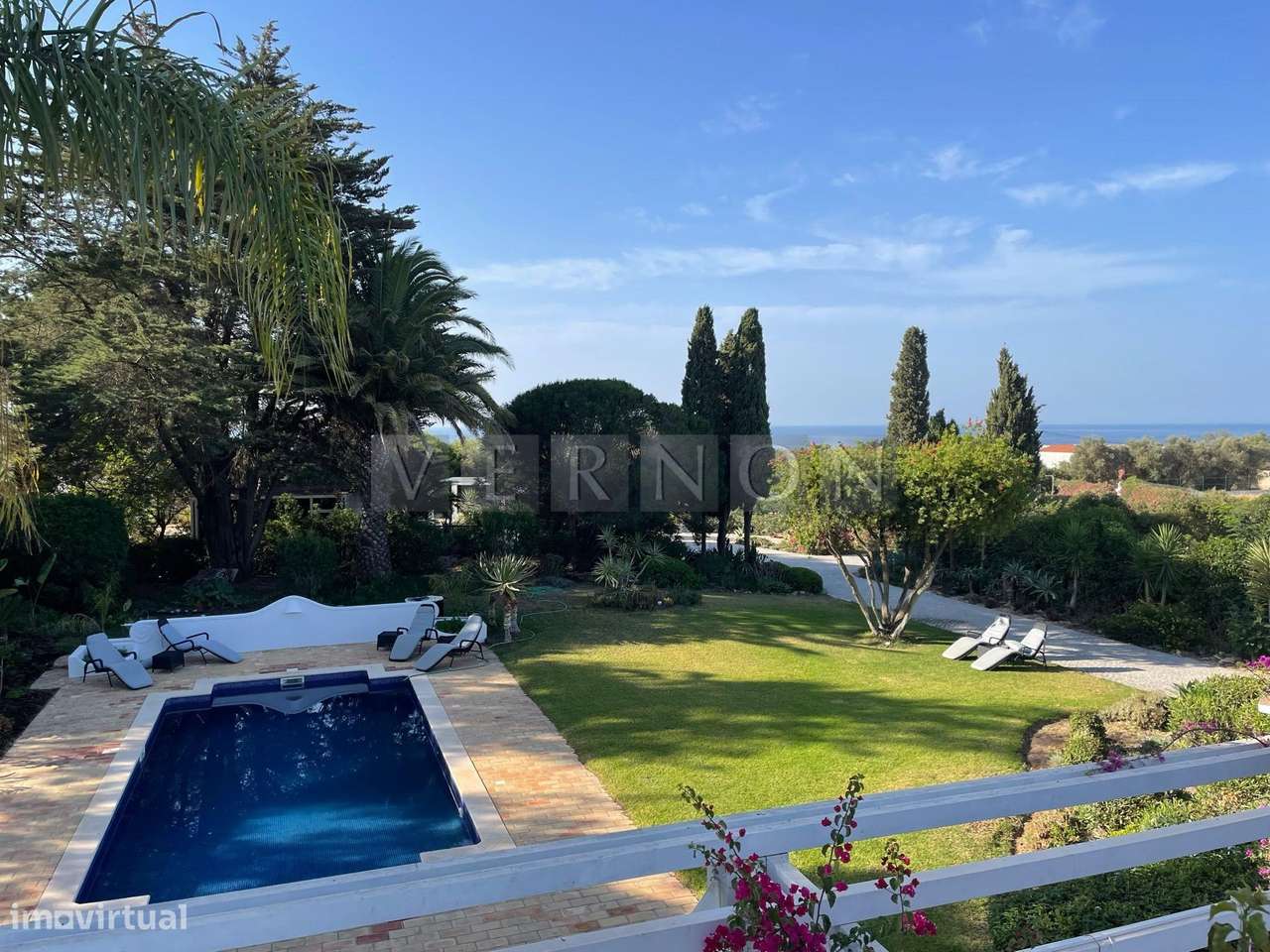 Algarve, Caramujeira,  para venda moradia V3 espaçosa renovada com vis-6