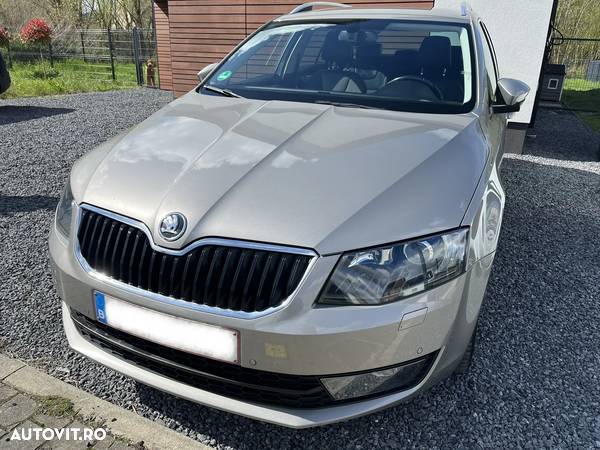 Skoda Octavia 2.0 TDI DSG Style - 4