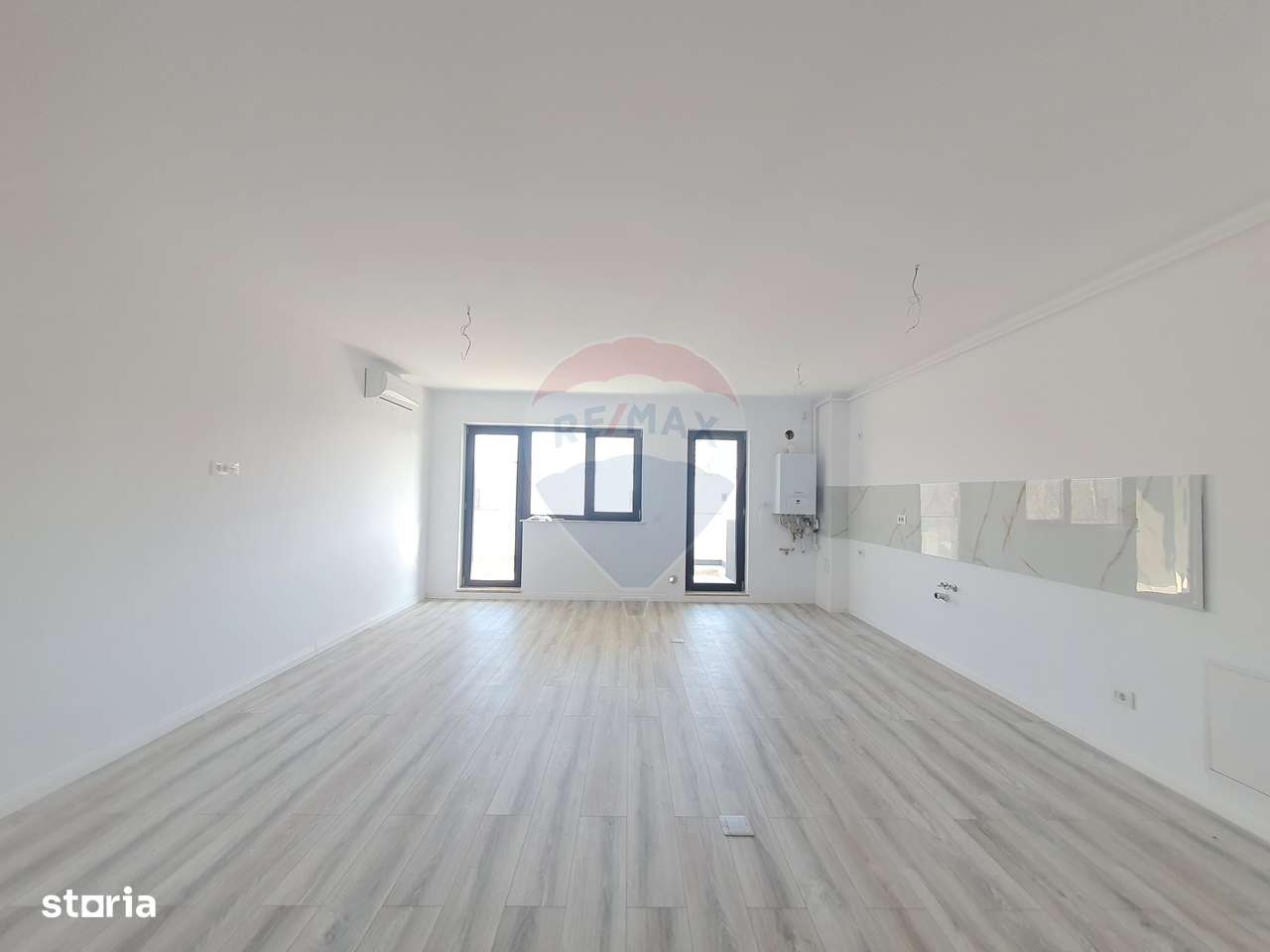 Apartament cu 2 camere de vânzare în bloc nou zona Mioritei - Imagine principală: 3/19