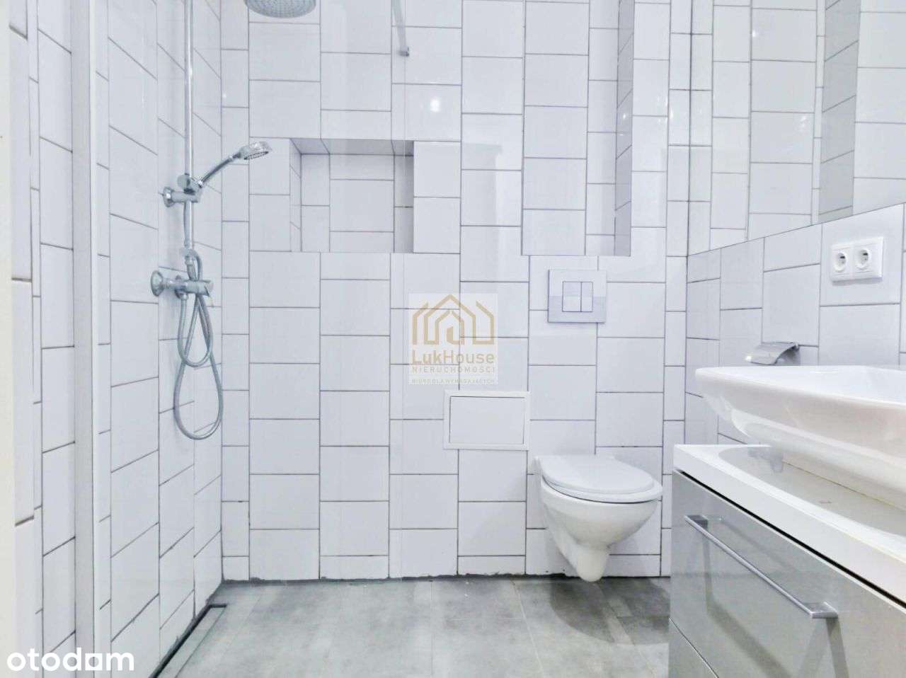 Duża Kawalerka W Centrum Bytomia 50,40 M2-4