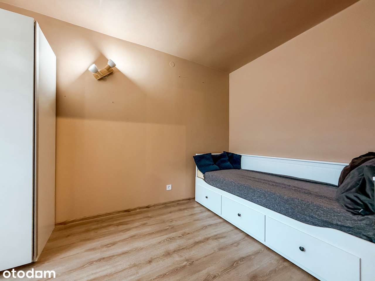 Mieszkanie 2 pokojowe do zamieszkania od zaraz! Niski czynsz!-9