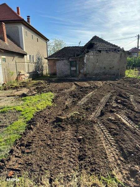 Vand teren cu casa Carei - Imagine principală: 3/4