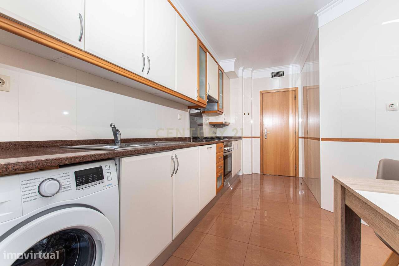 T2 com Suíte, Varanda, Garagem e Arrecadação | Póvoa de Santa Iria-8