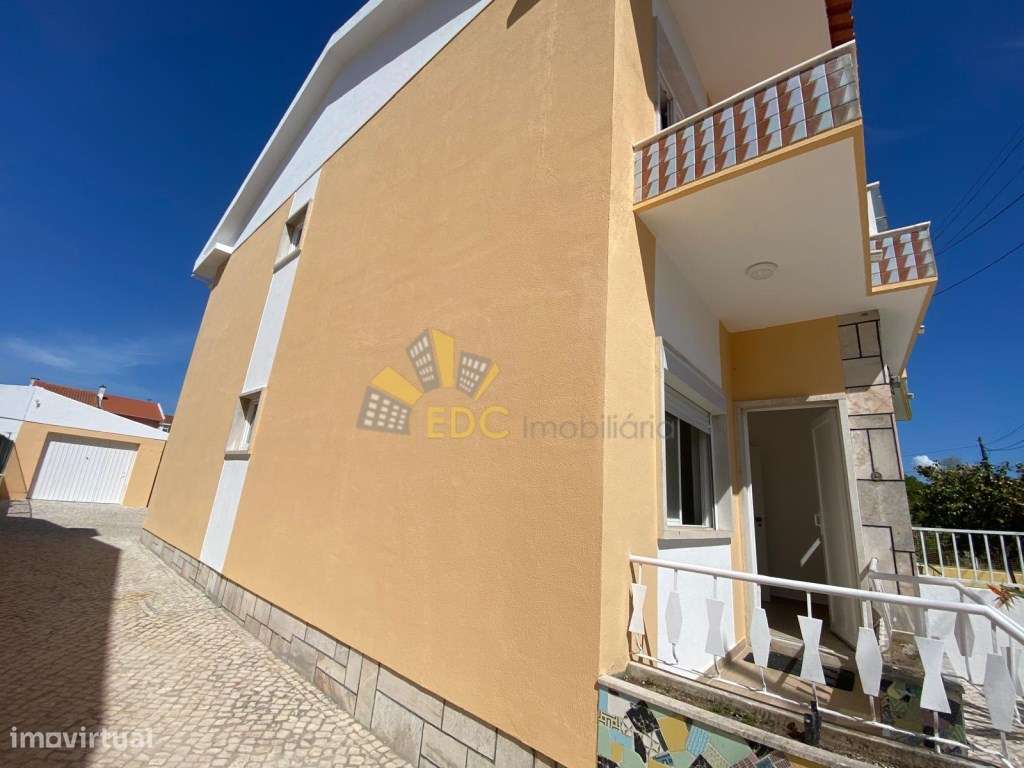 Moradia T3 - Remodelada com 2 frentes no centro de Mem Martins | Nã...-30