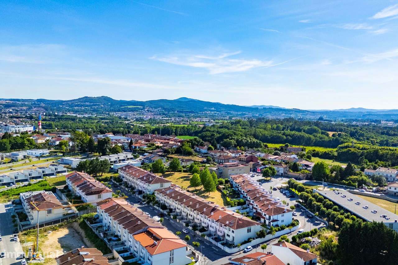Moradia T4 de Gaveto em Palmeira, Braga-51