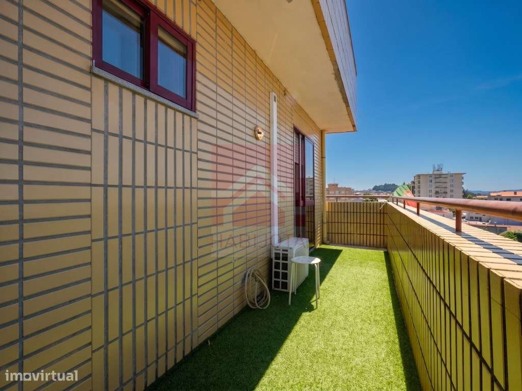 Apartamento T2 recuado em Fânzeres, Gondomar-23