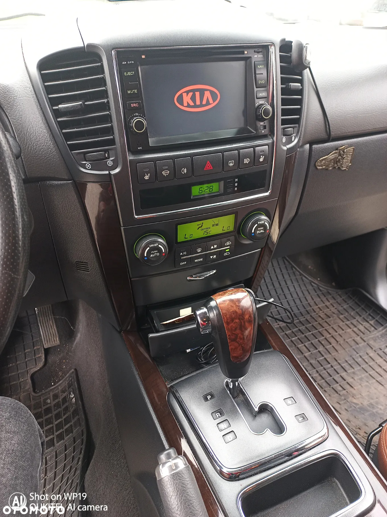 Kia Sorento 3.3 V6 LX - 5