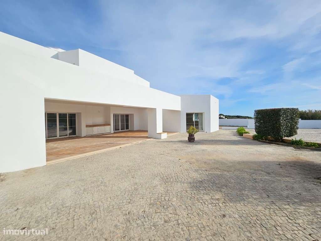 Moradia com 6 quartos, 5.200 m² de terreno e vista mar em Quarteira-7