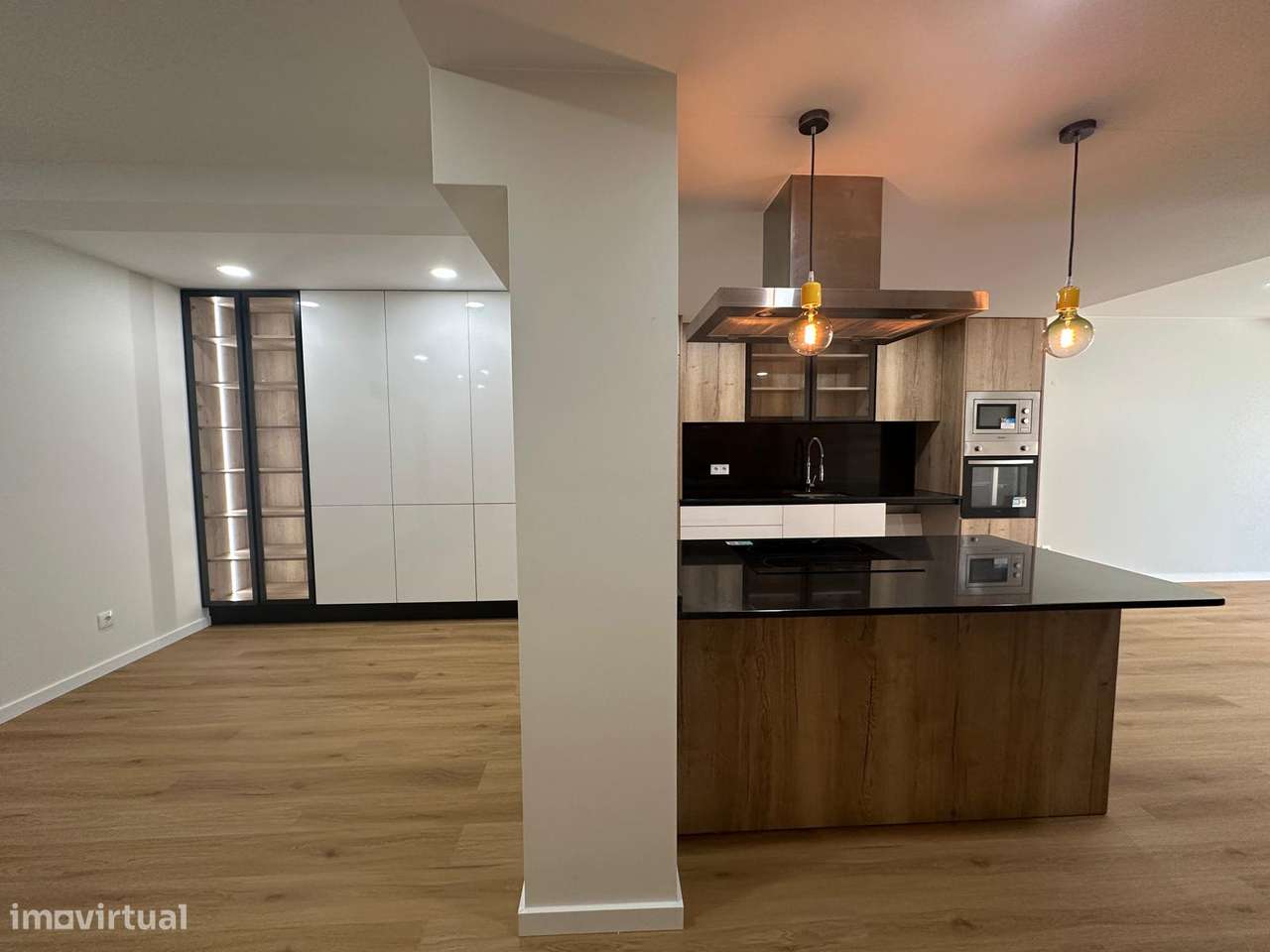 Apartamento T2 totalmente renovado, vista mar-12