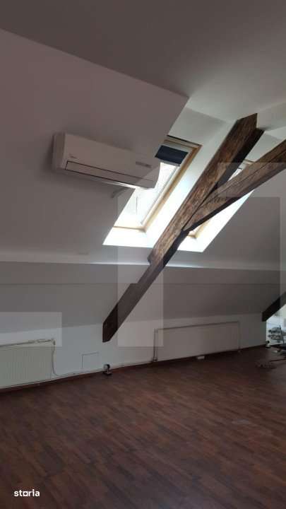 Spatiu in Piata Unirii cu potential pentru investitie - Imagine principală: 3/10