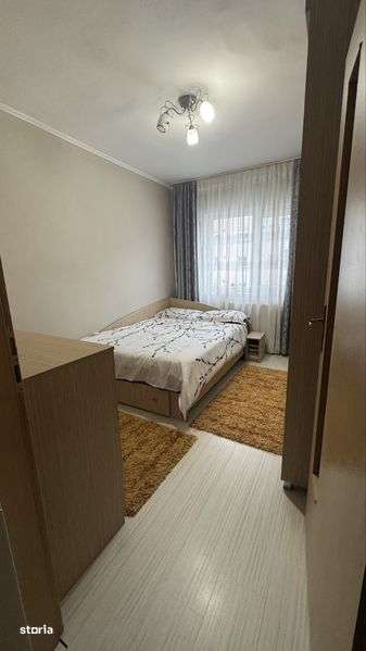 Apartament 3 camere, etaj 2, strada Eroilor - Imagine principală: 4/8