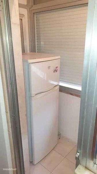 Magnífico T0, junto à Estação do Cacém - Grande imagem: 5/10