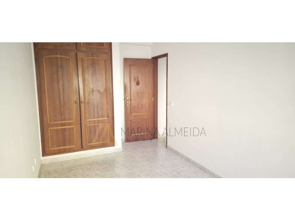 Apartamento t2 ( 3 assoalhadas ), rés do chão com arrecadação, junt...-8