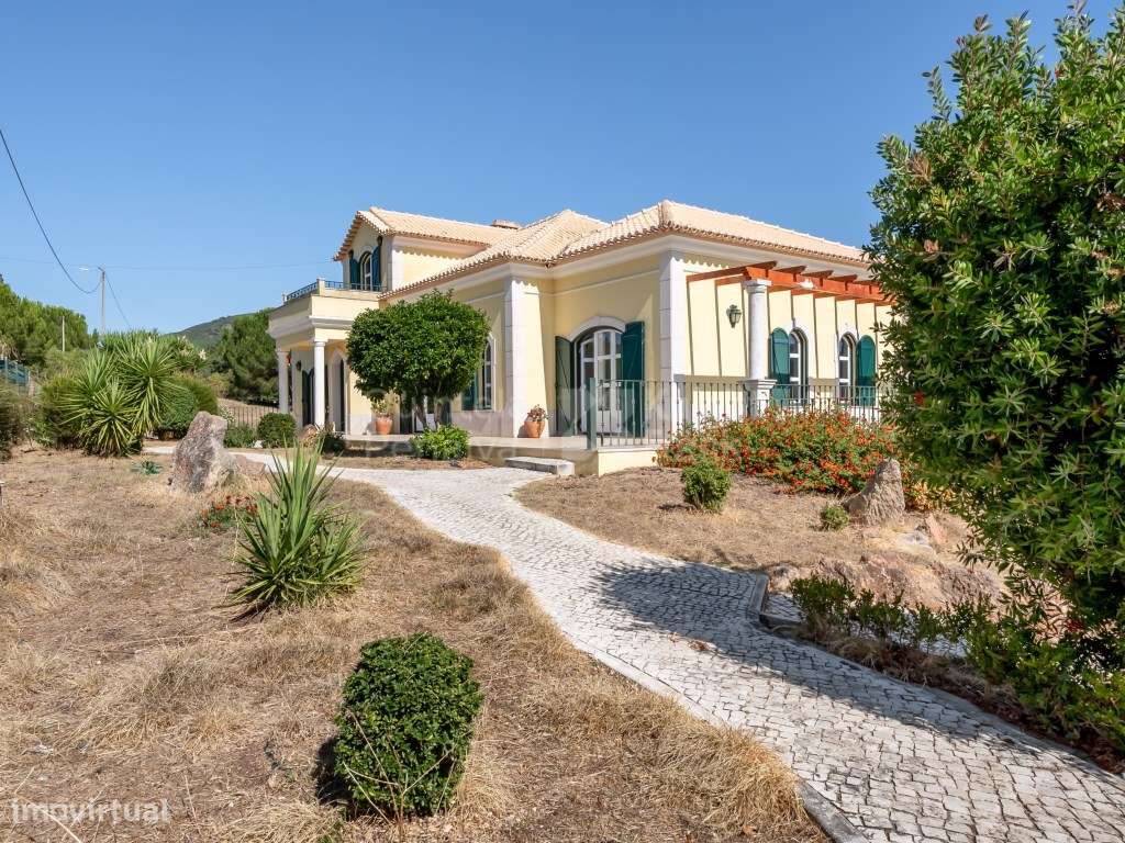 Moradia T4 com jardim e piscina interior no Parque Natural da Arrábida - Grande imagem: 2/40