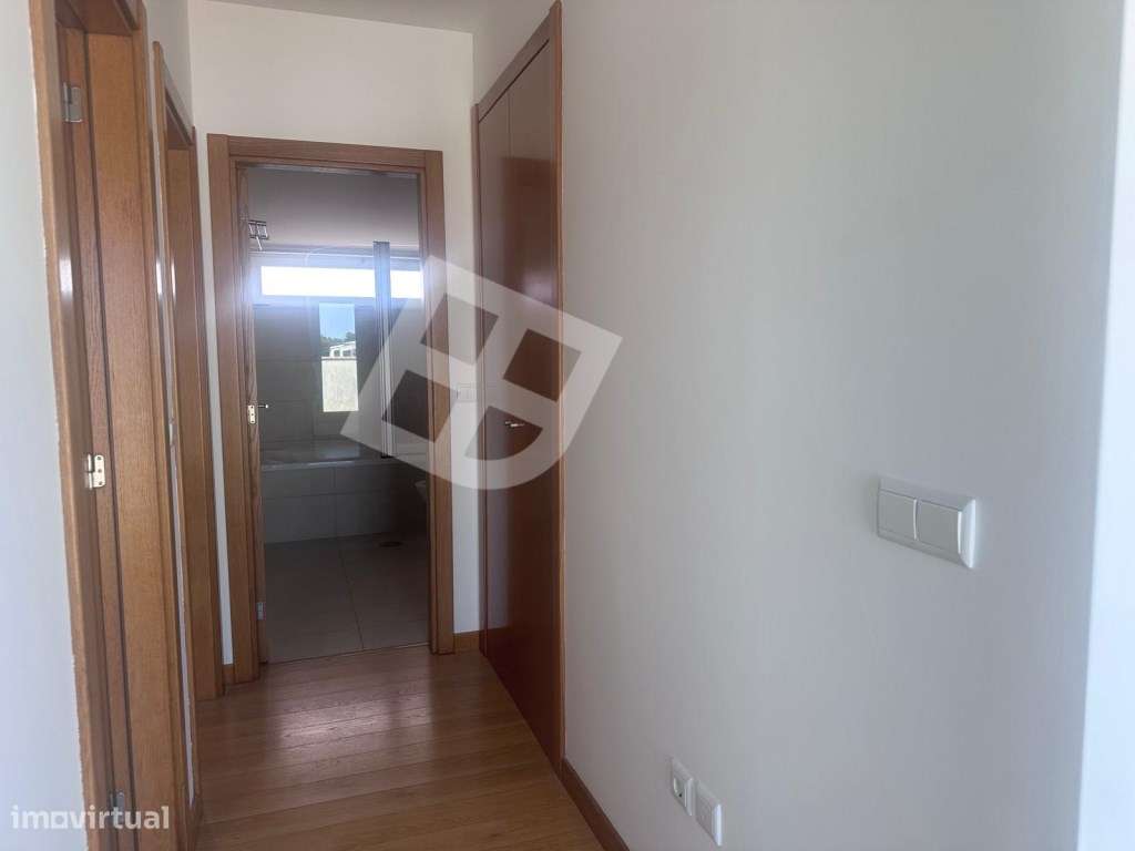 Apartamento T2 com Terraços - Aveiro /Glória-12
