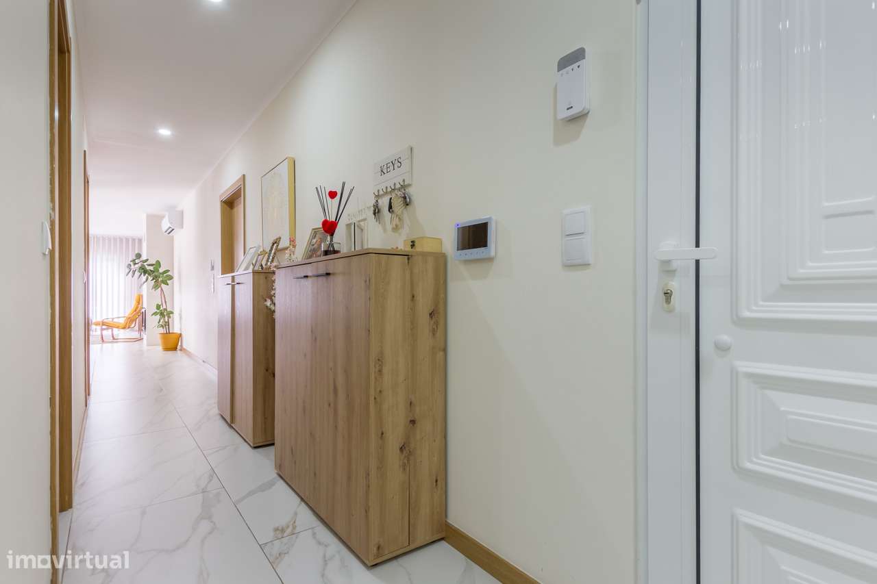 Moradia isolada com piscina aquecida num terreno de 398 m²!-12