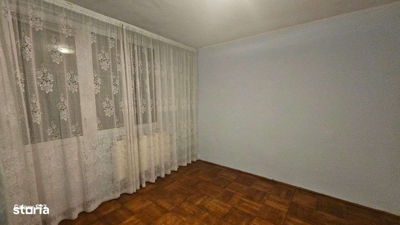 Apartament De Vânzare – 2 Camere, Decomandat, Etaj 4, Zona 1 Decembrie - Imagine principală: 3/8