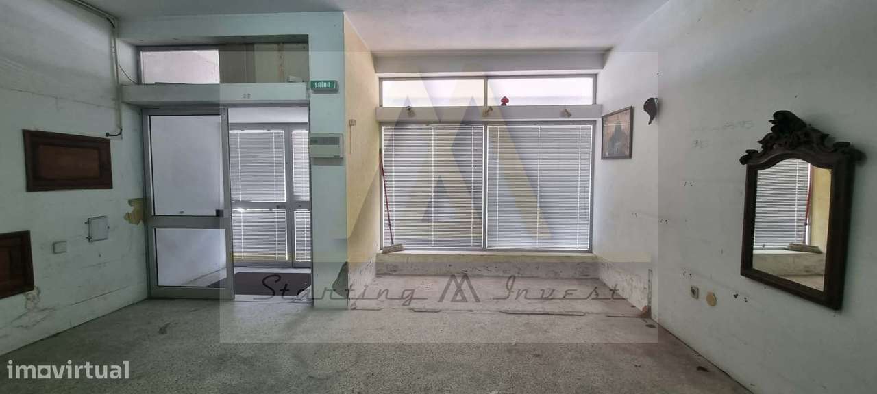 LOJA situada na rua 5 de Outubro em Vila do Conde.-6