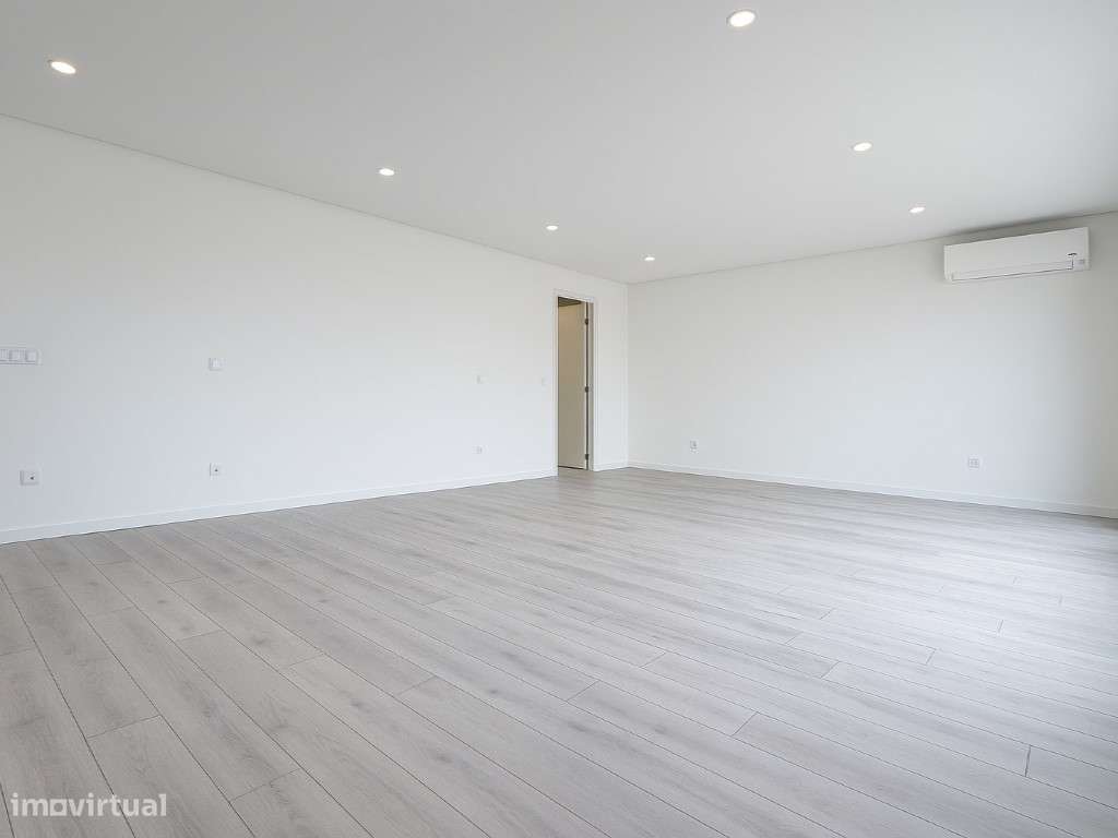 Apartamento T5 |Garagem em BOX |2 Terraços|Churrasqueira-6