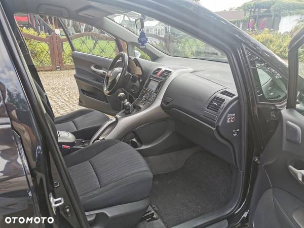 Toyota Auris 1.4 D-4D Premium - 11