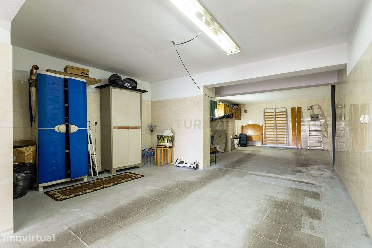 Moradia em Banda T3+1 com quintal e garagem em Zona Tranquila – Bacelo-25