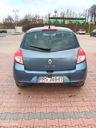 Renault Clio - 2