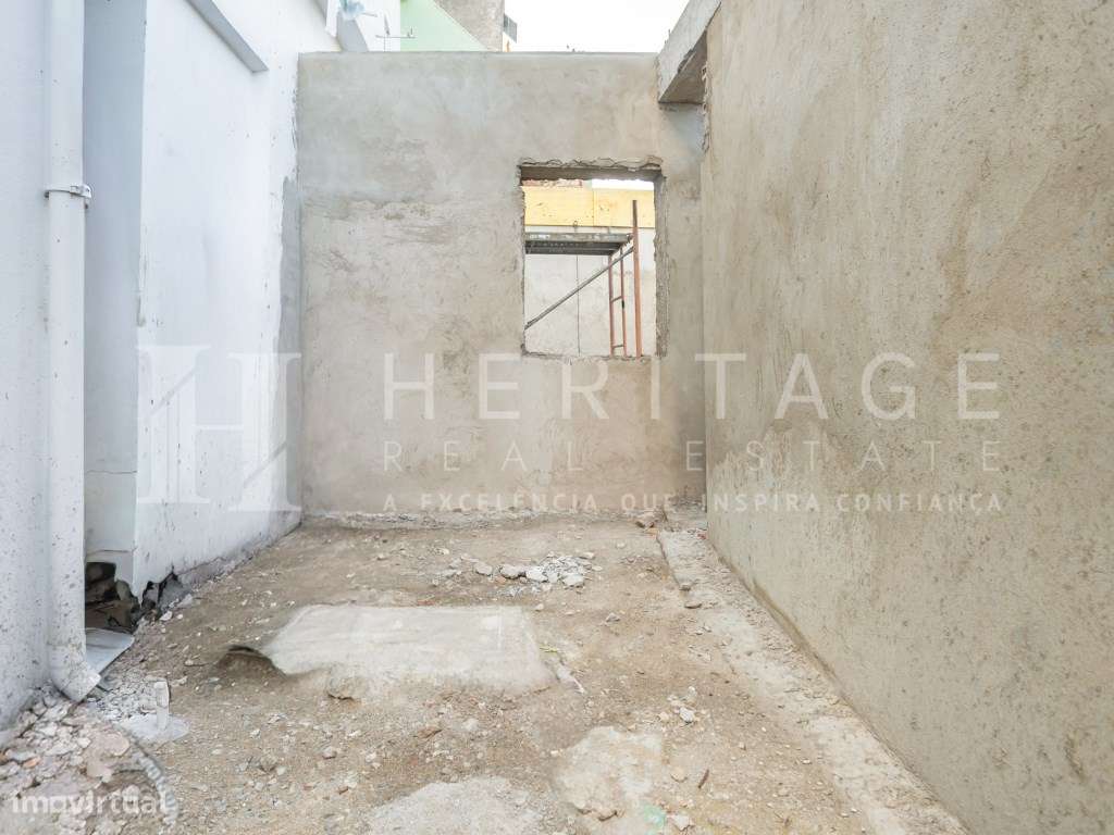 T1 totalmente remodelado com quintal e churrasqueira | Baixa da Ban...-16