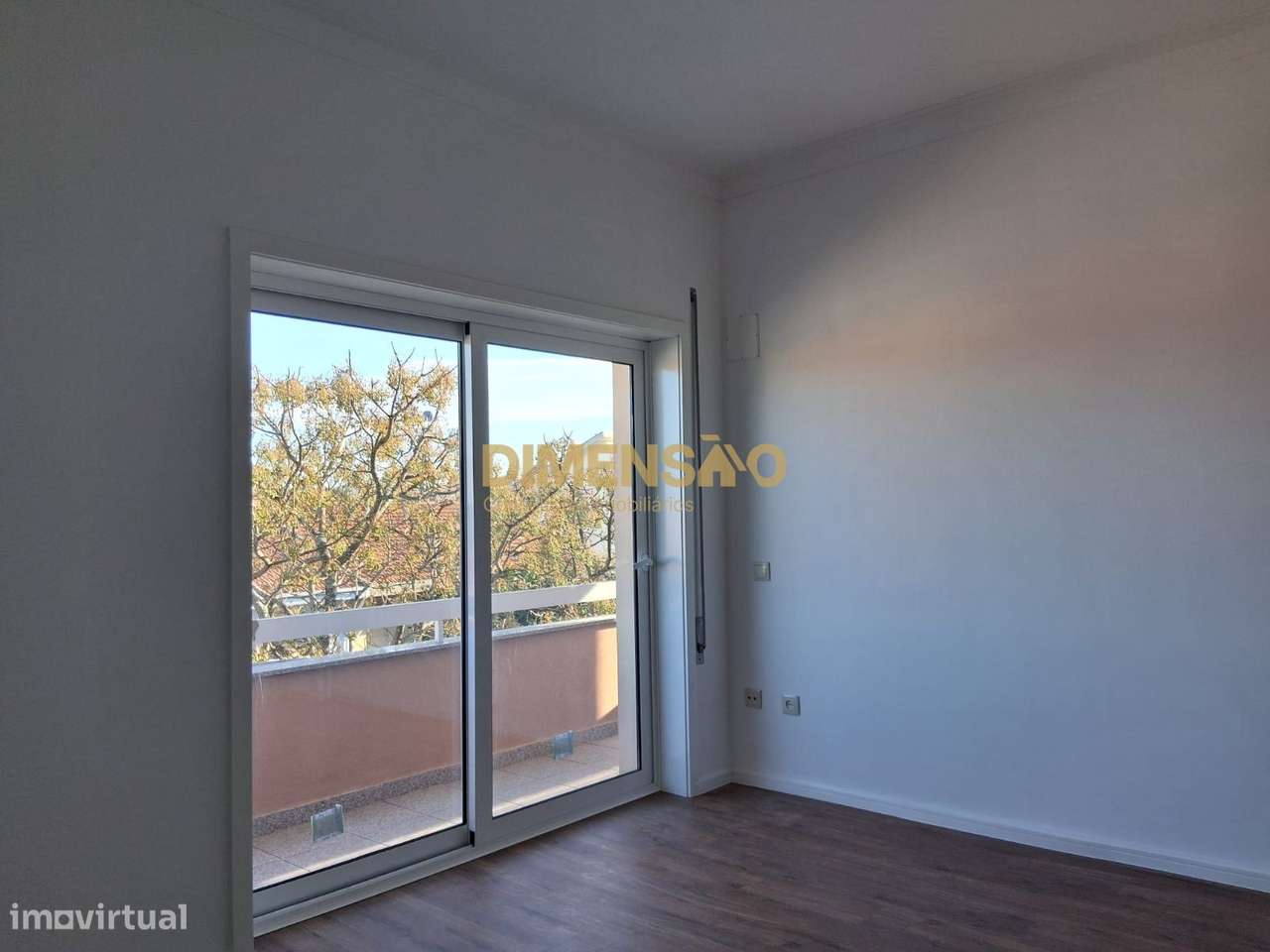 T3 em Águas Santas  Totalmente Remodelado com Garagem DCI159-11