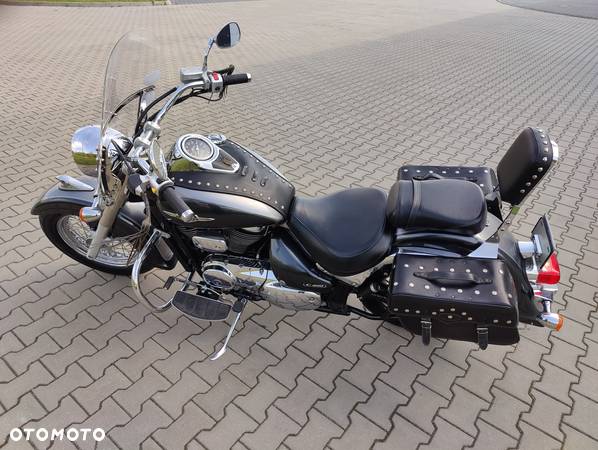 Suzuki Intruder - 10