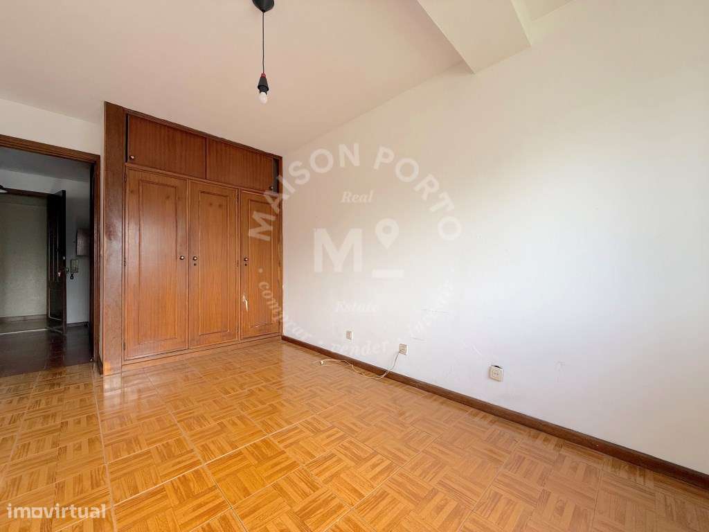 Apartamento T1+ 1 para Renovar no Campo Alegre, Porto - Grande imagem: 4/24
