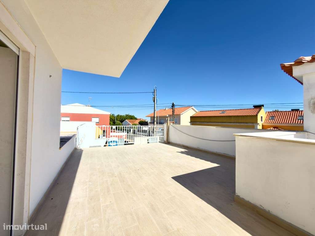 Apartamento T3 novo em Alcoitão com terraço, jacuzzi e garagem-1